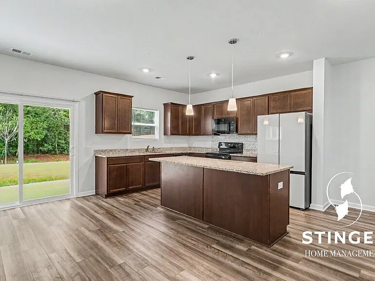 123 Chestnut St — Photo 9