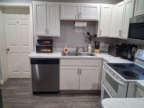 4th image of 505 Holt Cir