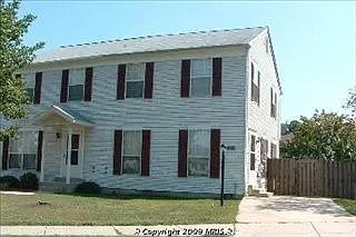 811 Indian Head Ave photo 1