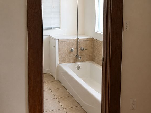 4th image of 1165 22nd St #1165
