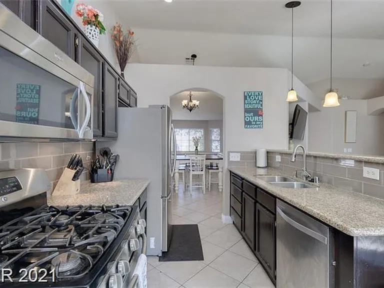 437 Waterwheel Falls Dr — Photo 3