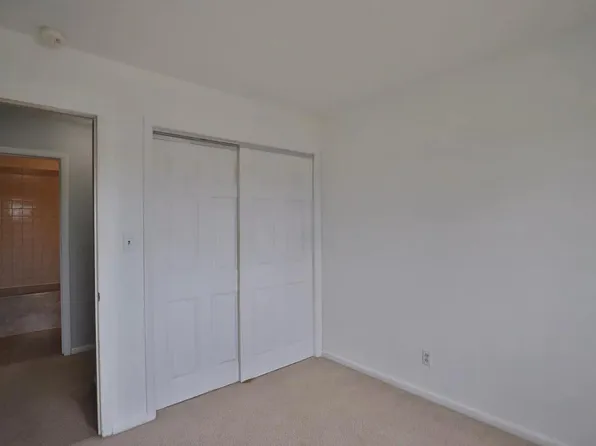 1240 S Apache Ln, Peoria, IL 61607