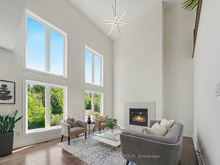 938 Wildcarrot Cres — Photo 15