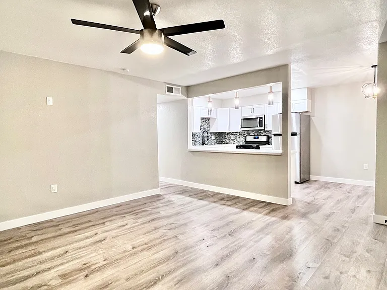 6707 E Cheery Lynn Rd #A — Photo 18