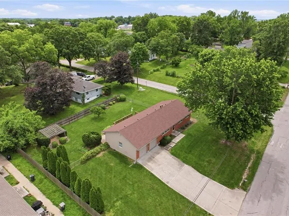 7101 Fulton Rd, Liberty, MO 64068
