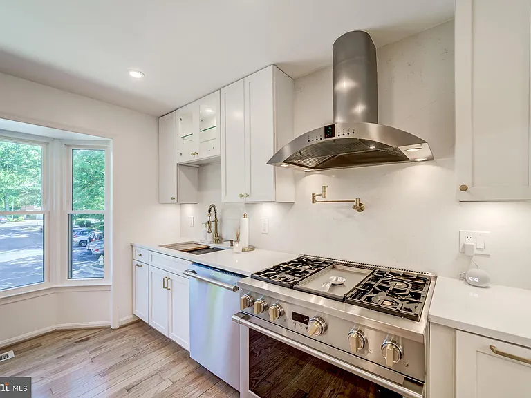 8 Carriage House Cir — Photo 28