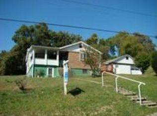 33 Dawson Rd, Charleroi, PA 15022