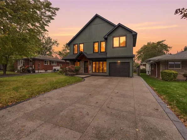 94 Bellingham Dr, Hamilton, ON L8V 3R4