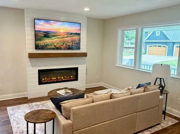 3477 Lyric Ave, Wayzata, MN 55391