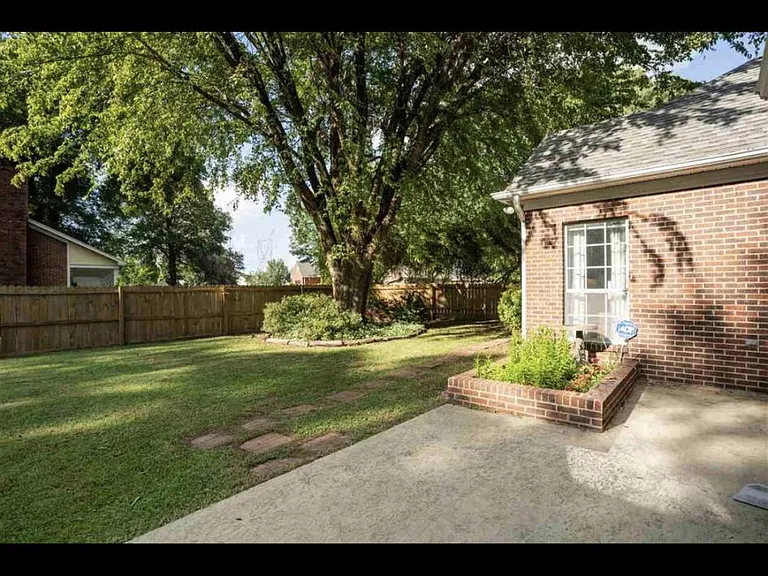 178 Pennington Pl — Photo 2