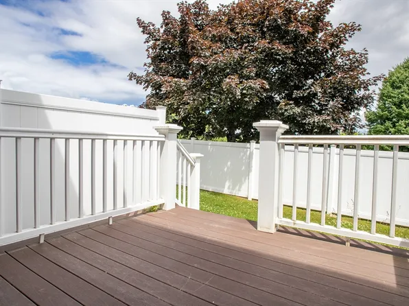 60 Olde Colonial Dr APT 3, Gardner, MA 01440