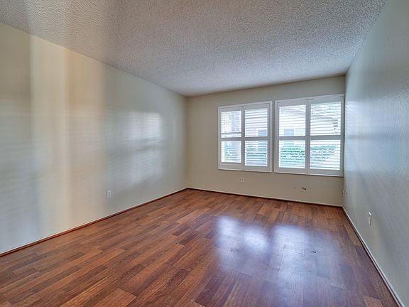 4th image of 8607 La Riviera Dr