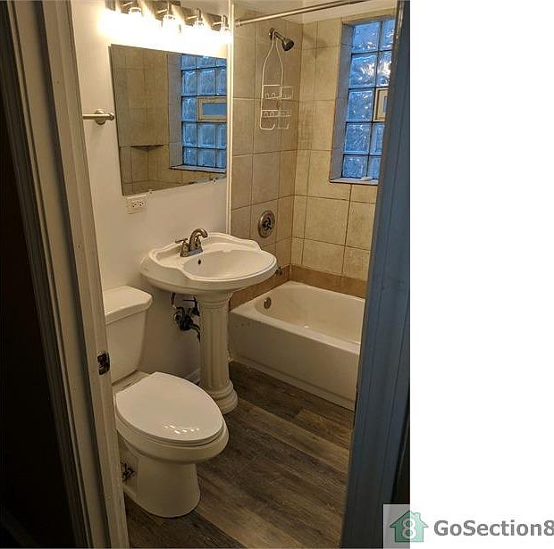2nd image of 429 Hickory St APT 2
