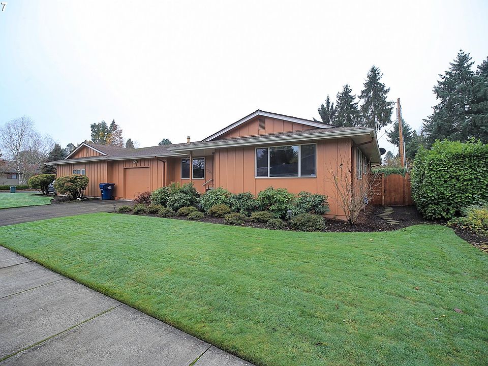2nd image of 1300 Corum Ave