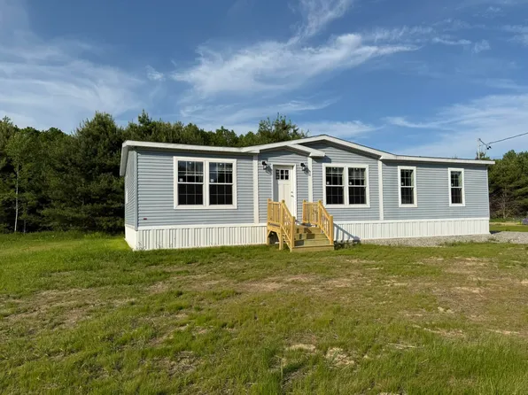 127 Rosewood Drive, Farmington, ME 04938