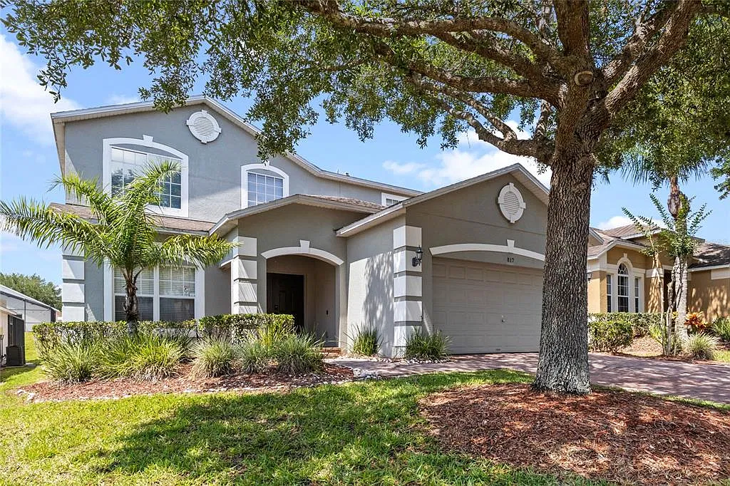5 bed, 3.5 bath, 2459 sqft, $3,500 — Photo 2