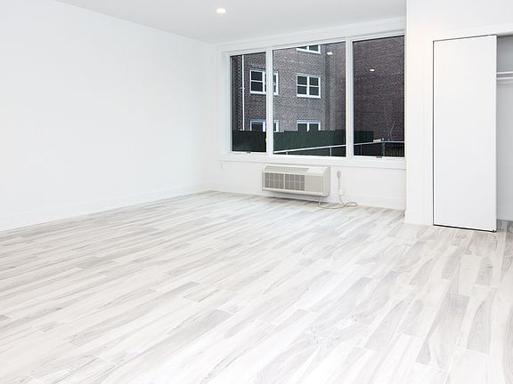 3rd image of 27-15 Astoria Blvd #1A