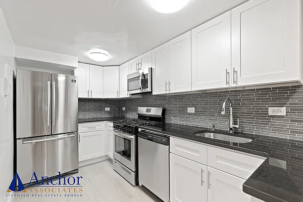 Rented by Anchor Associates | media 12