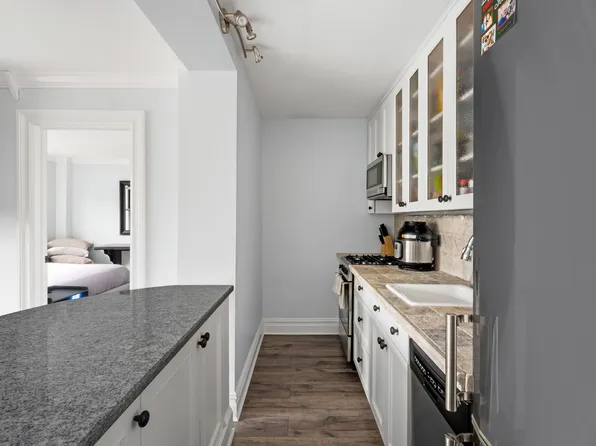 205 West End Avenue image 3 of 6