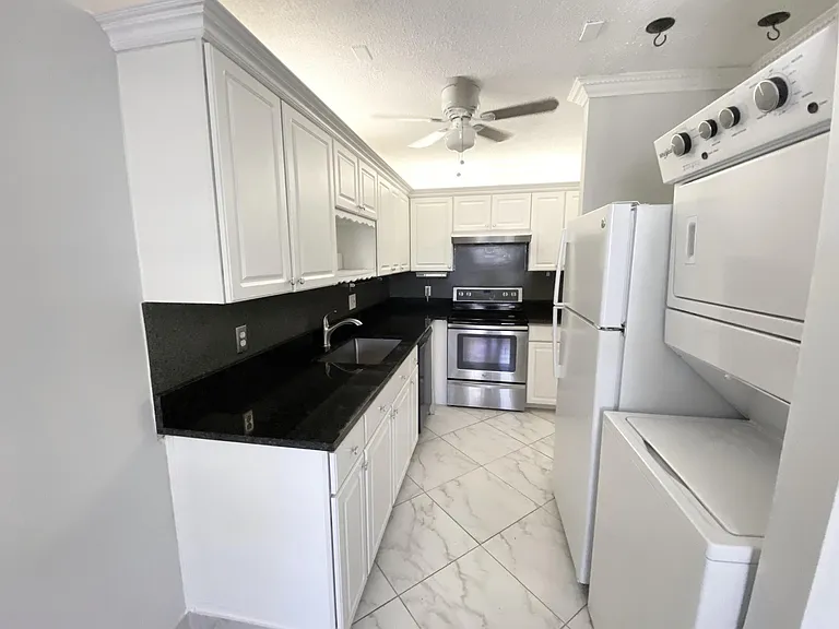 2480 Juniper Dr #204 — Photo 11