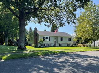 36 Buena Vista Dr, Plantsville, CT 06479