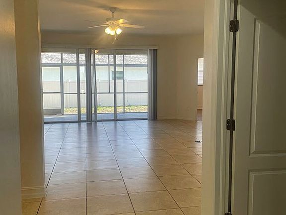 2nd image of 724 SW 47th St APT 109