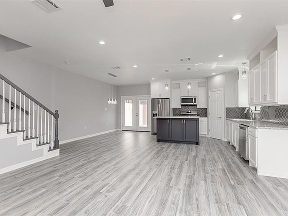4th image of 6605 Avenue O #A