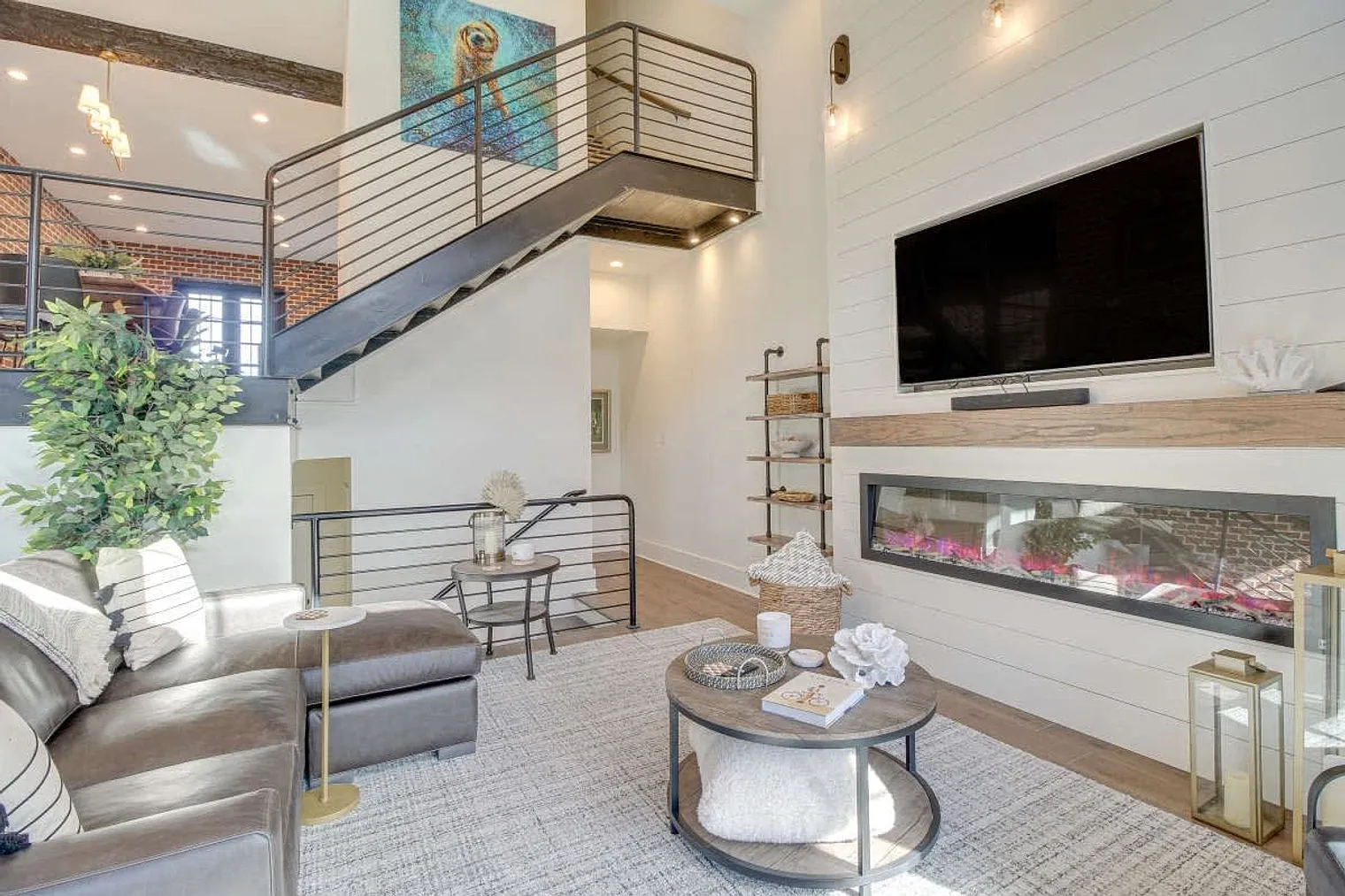3 bed, 3.0 bath, 2798 sqft, $6,834 — Photo 2