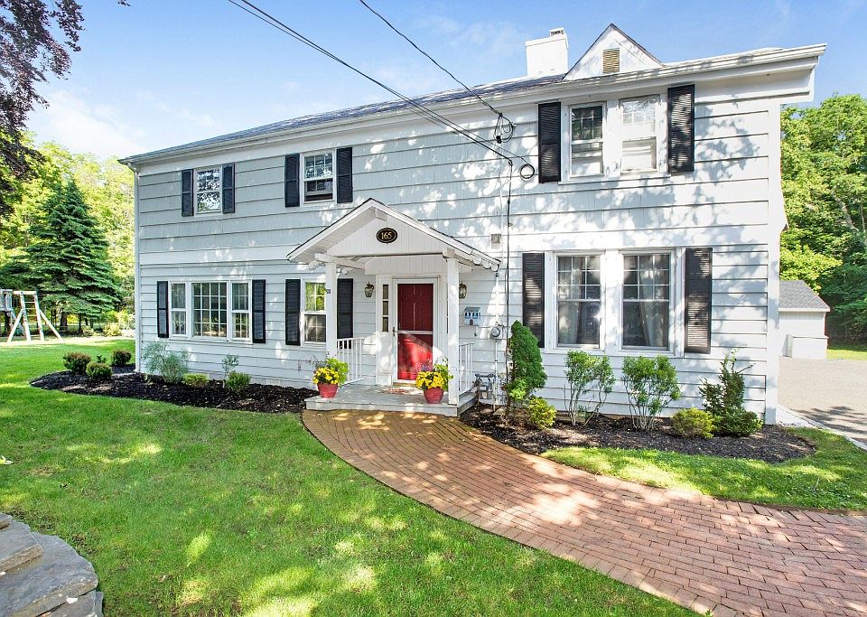 1st image of 165 Saint Marks Ln