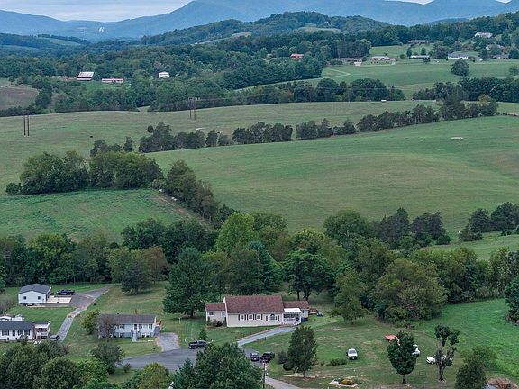 2nd image of 149 Appalachian Rise