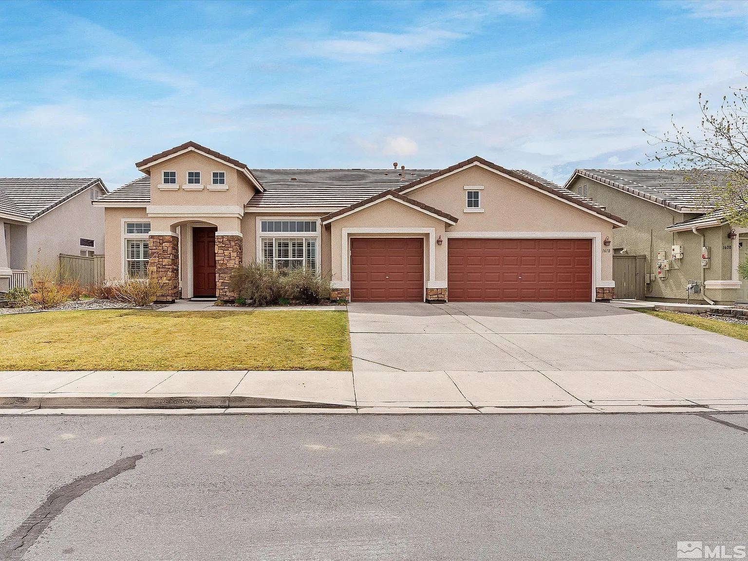 1610 Arboleda Dr photo 1