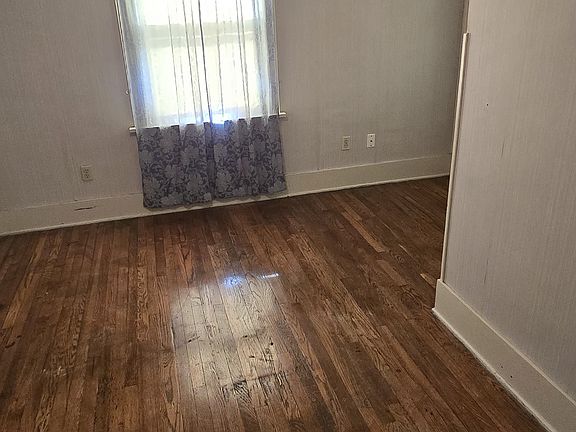 3rd image of 515 N Roosevelt Ave