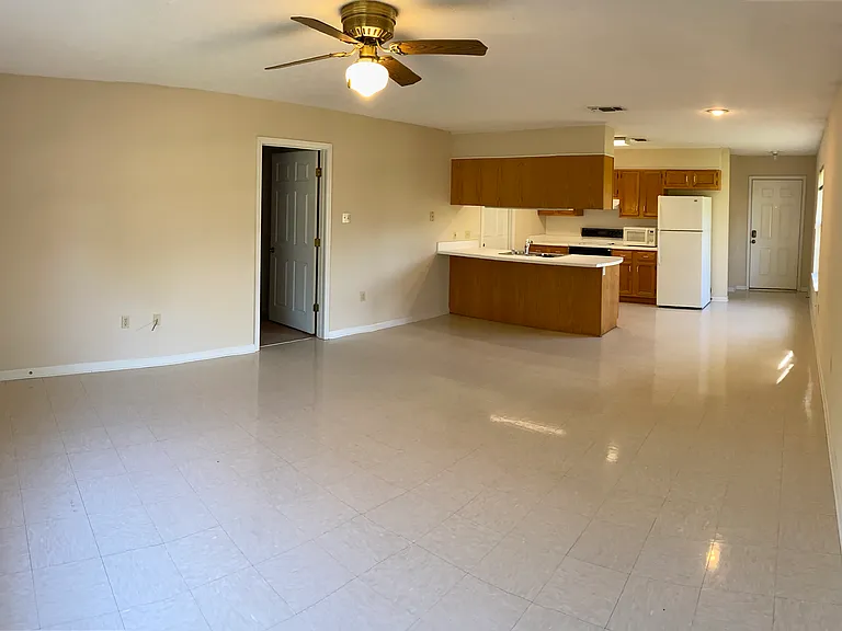 2823 College Ave #2 — Photo 5