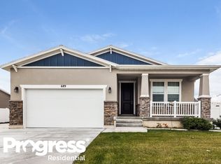 689 W Regatta Ln, Tooele, UT 84074