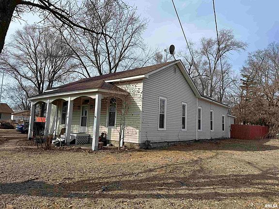 4th image of 315 N 4th St