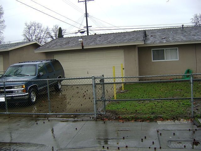 2nd image of 731 Penmar Ln