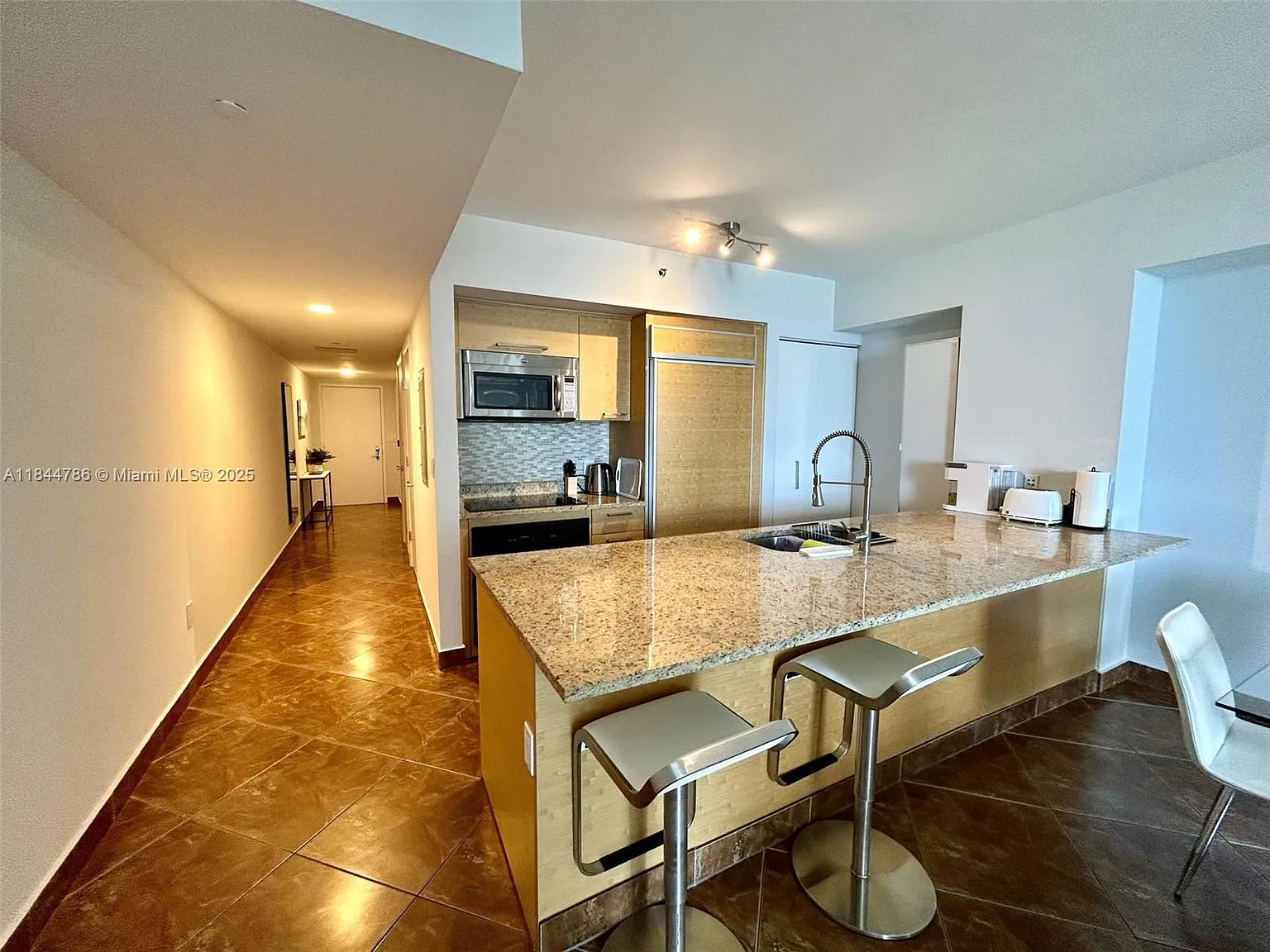 Beach Club Two Condo — Photo 4