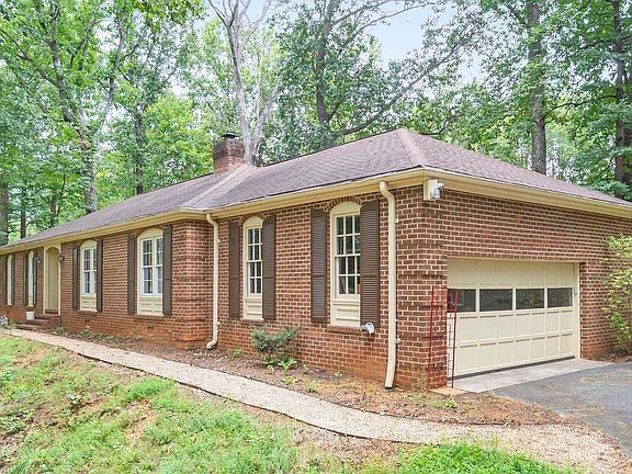 2nd image of 1211 Lanetown Rd