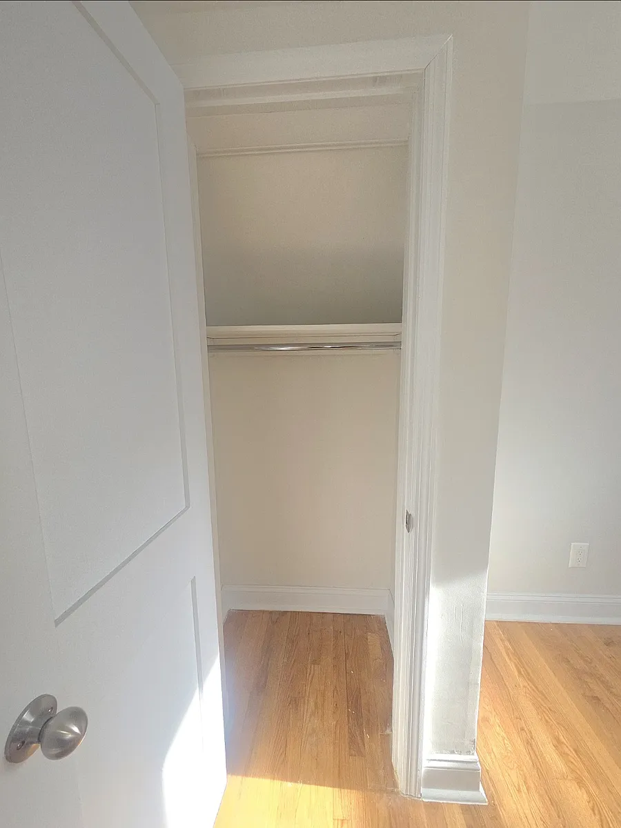 Building Photo - 61-37 224th St #1