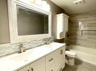 21 Hanley Rd, Liverpool, NY 13090