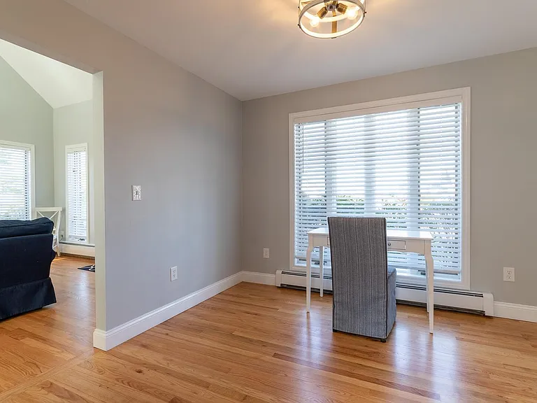 7 Lowell St — Photo 7