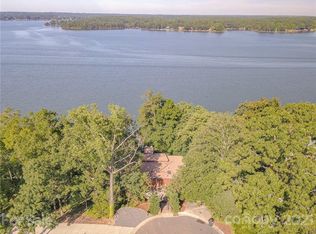 8017 Kiwi Point, Tega Cay, SC 29708