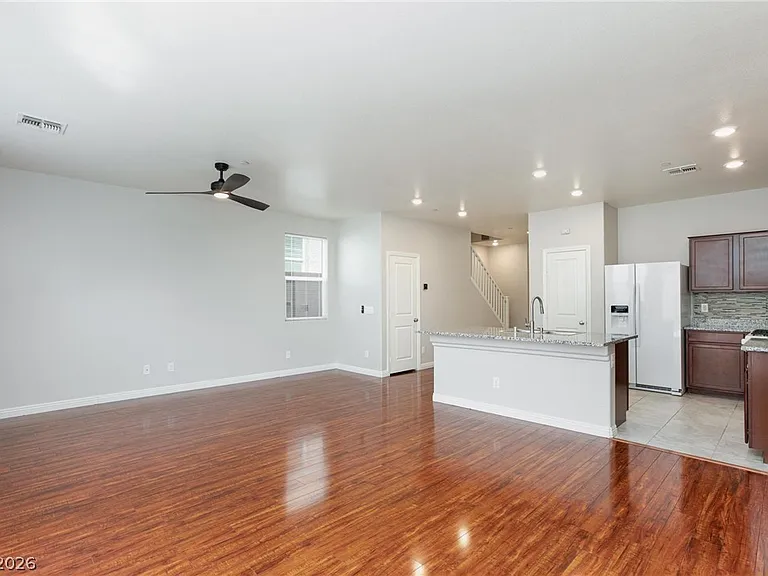 5327 Lazy Breeze Ave — Photo 9