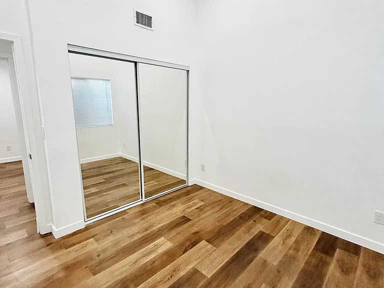 13231 Jefferson Ave #B — Photo 12