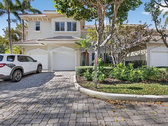 4th image of 23 Royal Palm Way #18