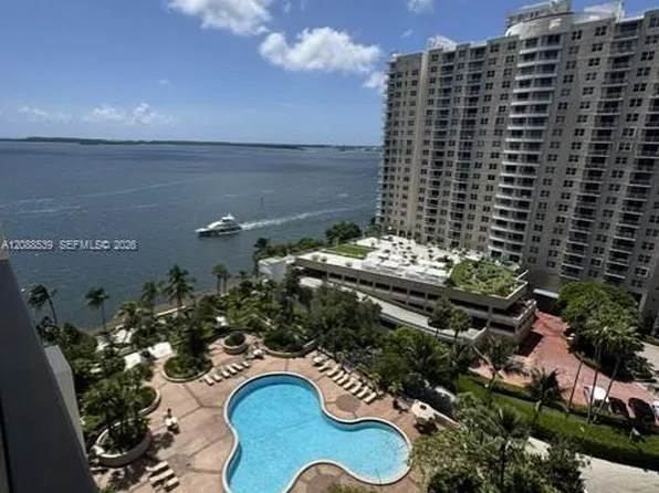 520 Brickell Key Dr, Miami, FL