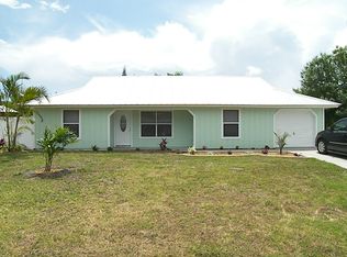 1061 2nd St, Vero Beach, FL 32962