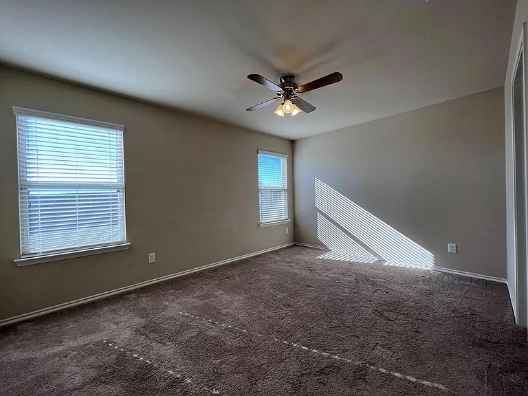 319 Plum Dr — Photo 8