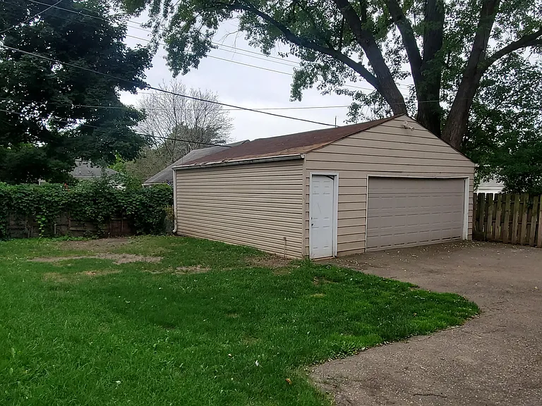 520 Burroughs Ave — Photo 5