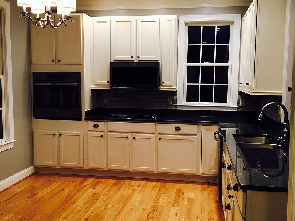 2nd image of 1044 Magnolia Ct